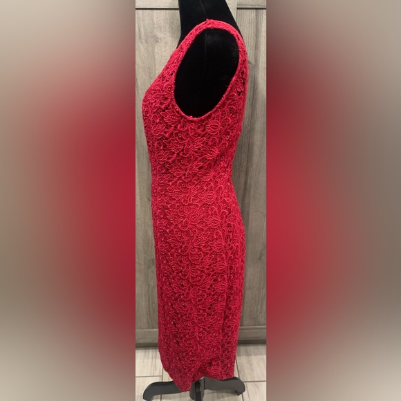 White House Black Market Bright Red Lace Straight Skirt Dress Women's Size 2 - Picture 4 of 10